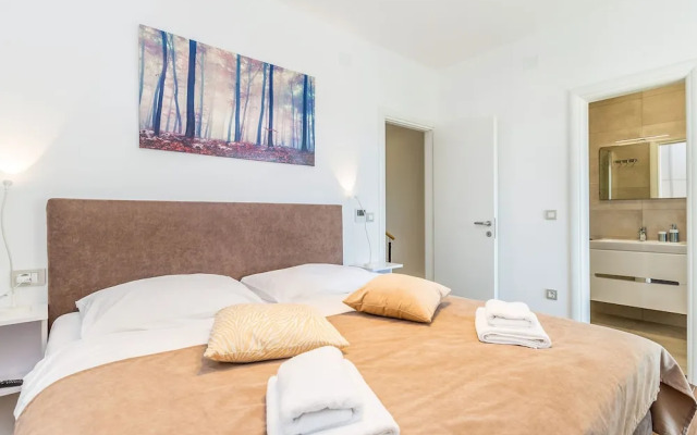 Scenic Villa in Linardi?i With Private Swimming Pool