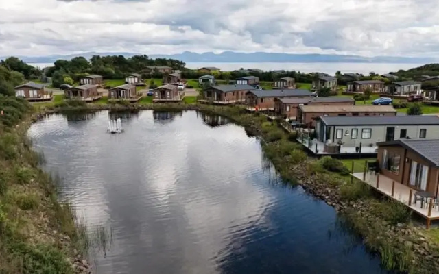 Lodge - Sleeps up to 6, pet Friendly & bbq Allowed