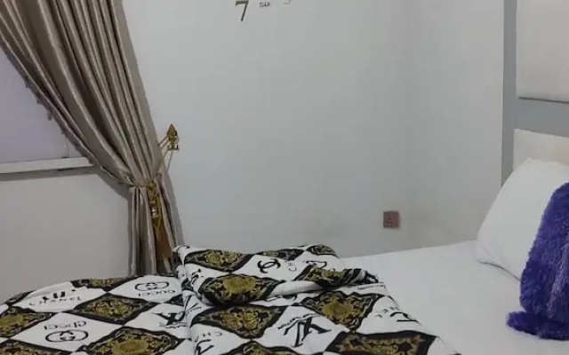 White Emirates Hotel and Apartment