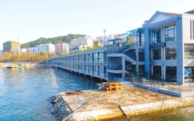Qiandaohu Bojue Holiday Club