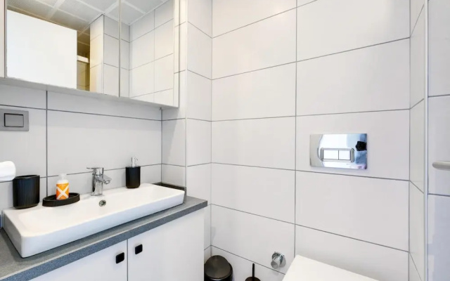 Central Flat Near Metrobus and Coast in Kadikoy