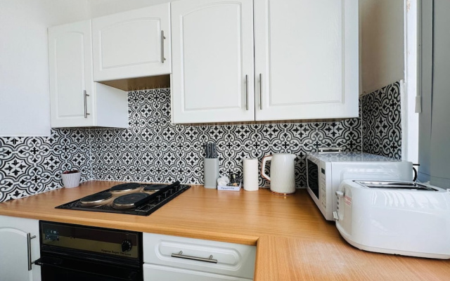Home Studio  Free Parking Prime Location