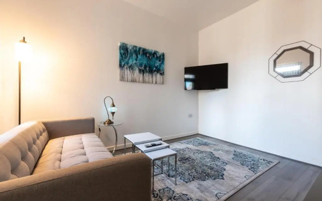 Tanzanite - 5 Bedroom House / Sleeps 10