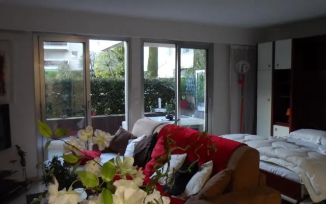 Cannes Home Rental studio Carnot