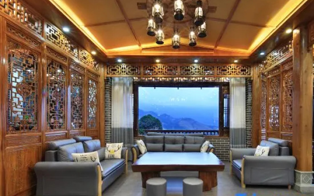 Xia Tiruijing Homestay (Longji Jinkeng Daguzhai Terrace Observation Deck)