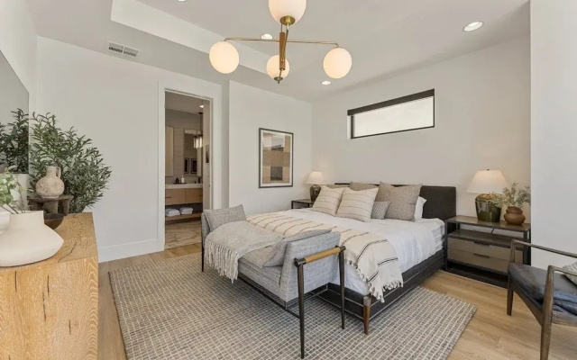 Luxury Beachside 7 Bedroom Home