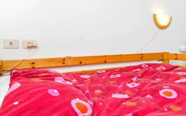Studio with enclosed garden and wifi at Roma