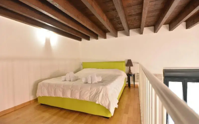 IzzHome City Center Cozy