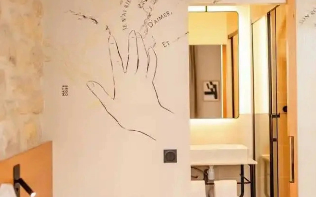 Hotel Tinah: Elegance and Comfort Near the Champs-elysees
