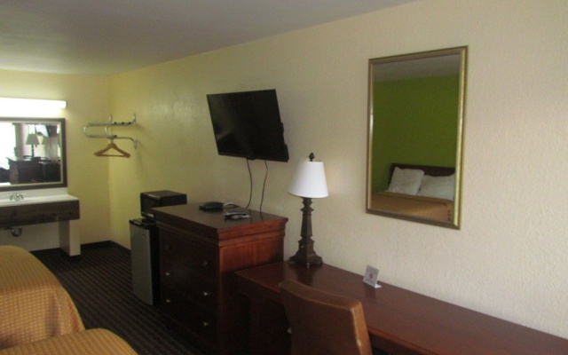 Red Carpet Inn