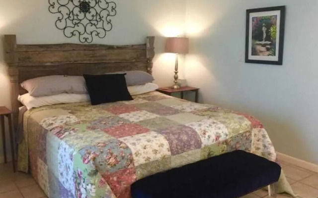 Chantilly Lace Country Inn - Bed And Breakfast - Adult Only
