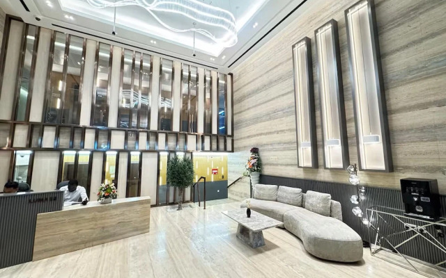 Vogue | Luma22 West JVC near Circle Mall