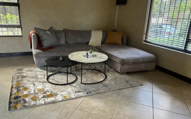 Fourways Luxury 5-Bed Home
