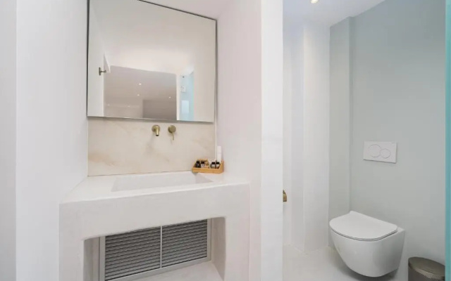 Cycladic Suites & Spa
