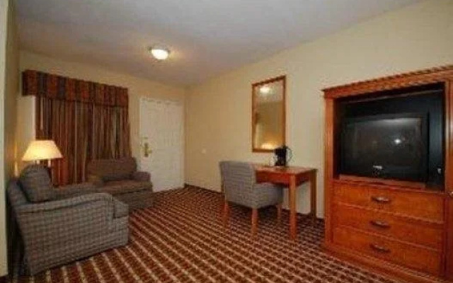 Motorsports Inn and Suites