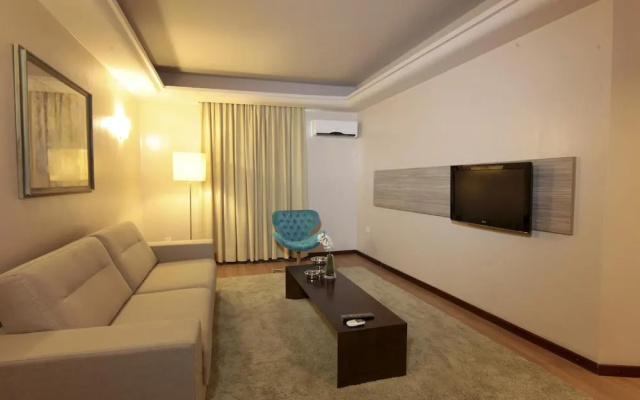 Hotel Serrano