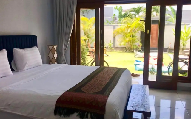 Villa Pintu Biru