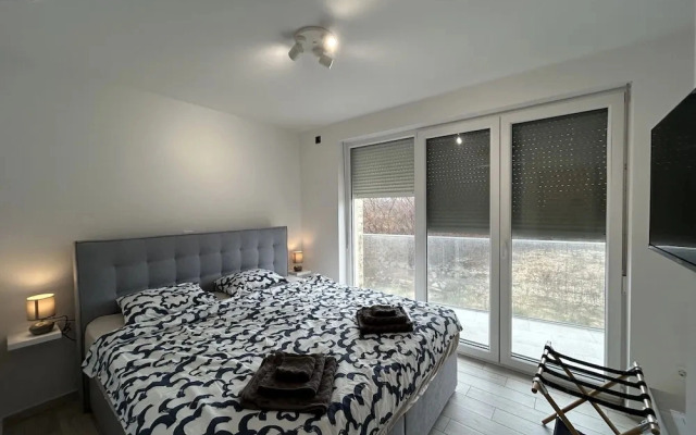 Apartment Mariner 2 With Heated Pool