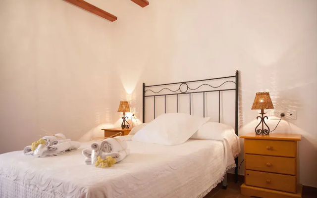 Rustic Med Castell