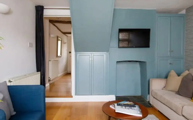 Charming 3bd Townhouse Right in the City Centre