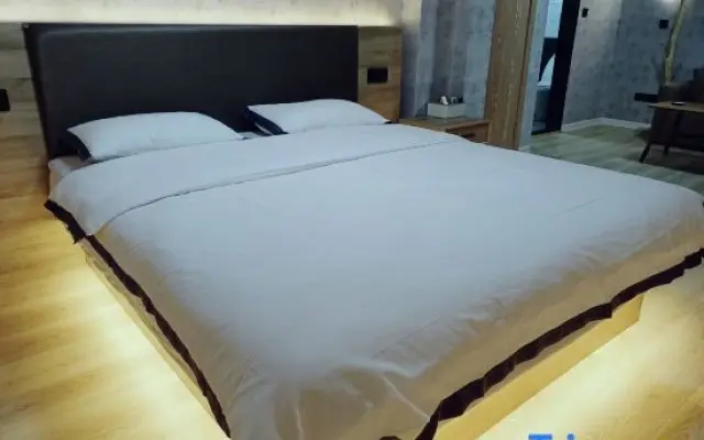 Xiaogan Qingkongshu Themed Homestay
