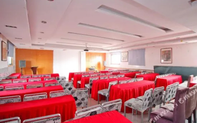Fengcheng Hotel