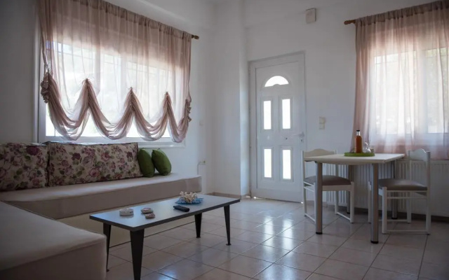 Dora Apartments