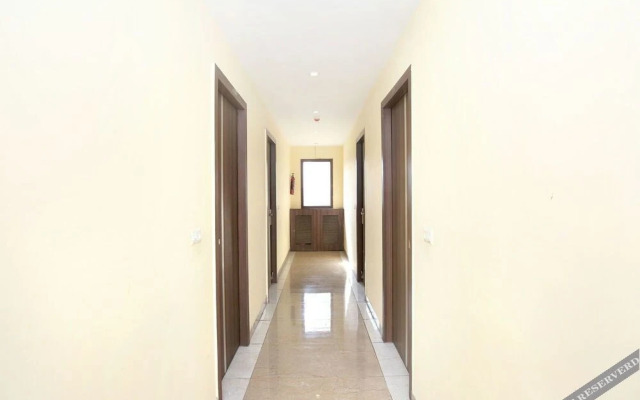 Majestic Crown by OYO Rooms