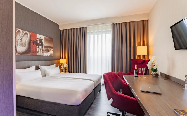 Отель Plaza Premium Grand Winston