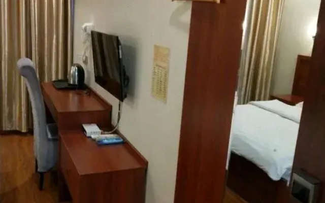 Mengcheng Jiayue Hotel