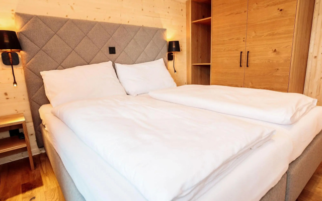 Luxury Chalet in Ennsling near Schladming with Private Spa