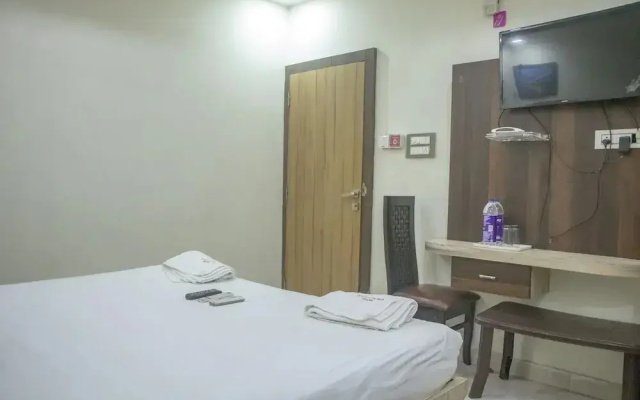 OYO 6883 Hotel Galaxy Star