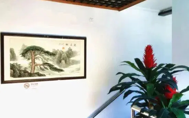Shanghai Xinlv Hotel (Lingang Academy)