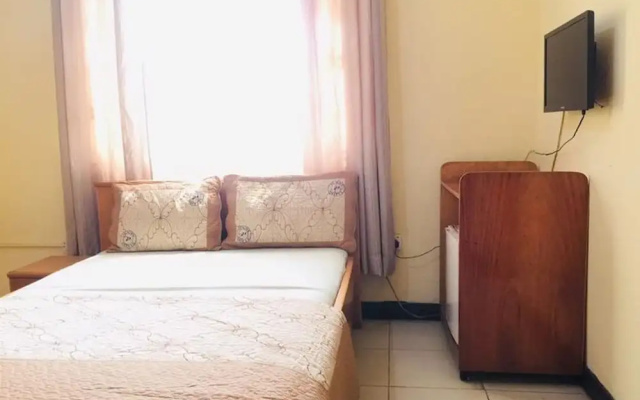 Room-single Room - Ground Floor in Accra