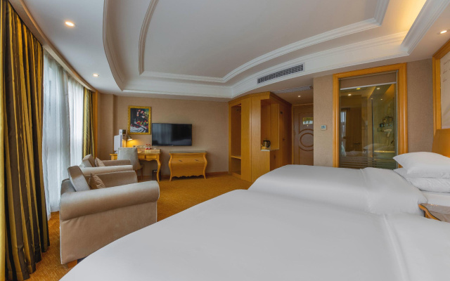 Vienna International Hotel (Enshi Cultural Square Airport Hotel)