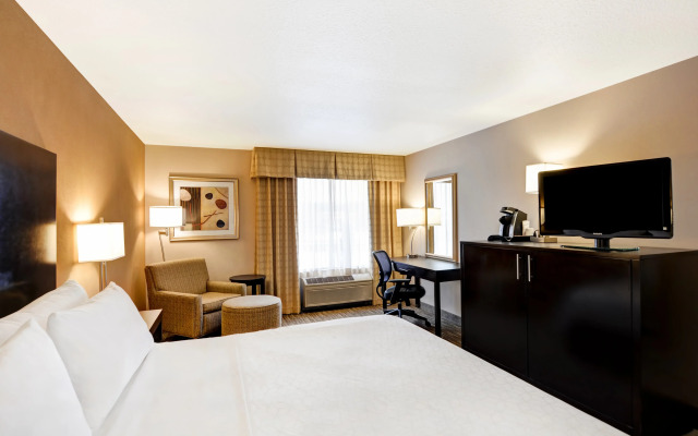 Holiday Inn Express & Suites New Berlin by IHG