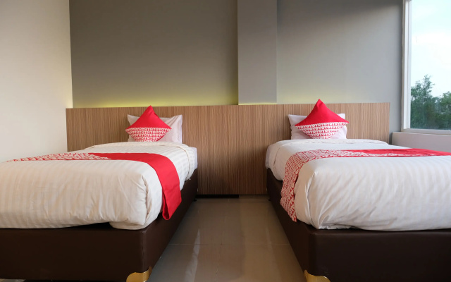 Purple Hotel by OYO Rooms
