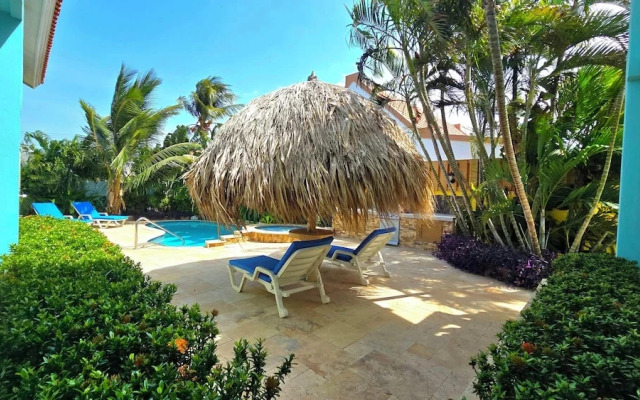 Elegant 1-bedroom Apartment 3 km From Eagle Beach
