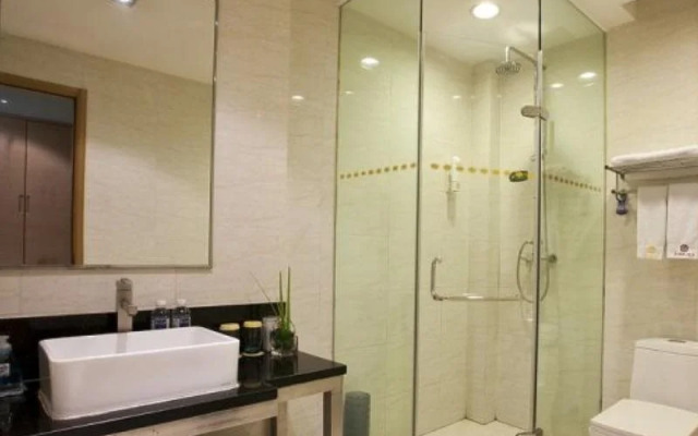 Silver Plaza Quancheng Hotel