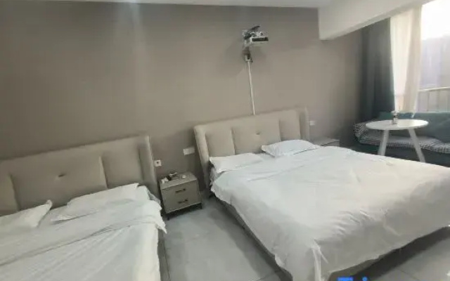 Sanqiuju Homestay (Zhangba North Road Subway Station)