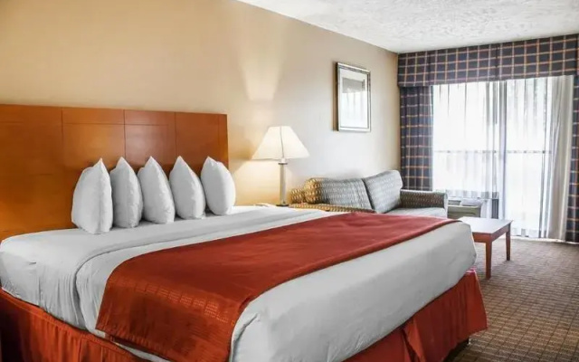 Quality Inn & Suites Conference Center Wilkes Barre