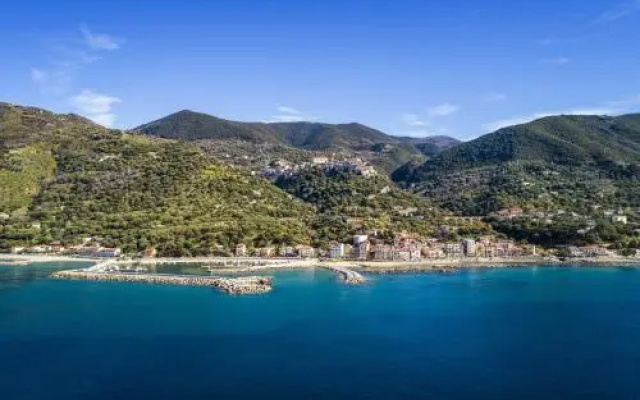 Flat 2 Bedrooms 1 Bathroom - Pisciotta