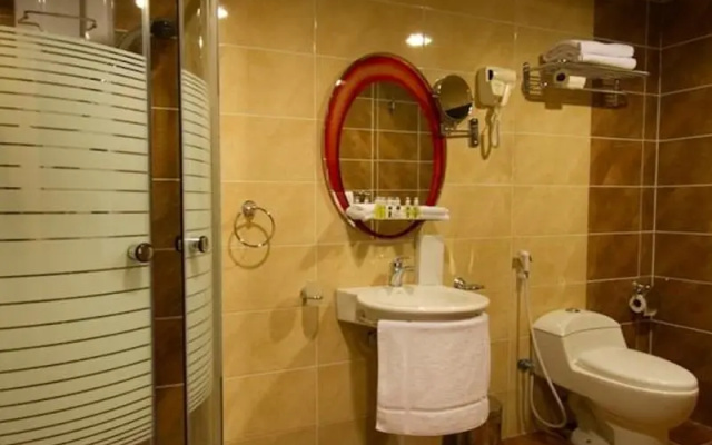 Manar White Palace Hotel