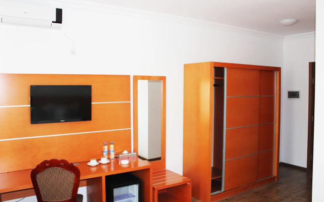 Dormitory Hualing Tbilisi Hotel