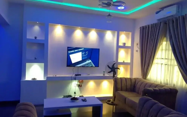 2 Bed - Sleeps 4 With Free Parking