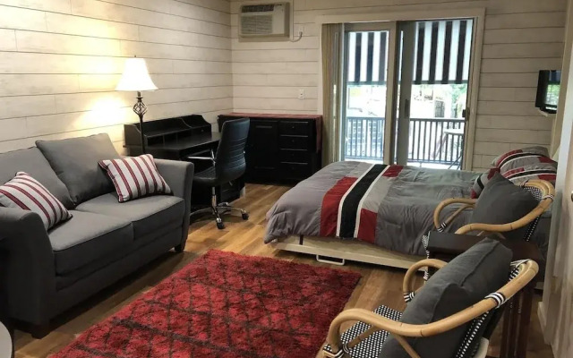 Beechover 2 Studio Bedroom Condo by Redawning