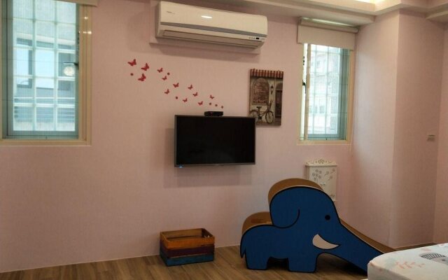 Mood Small Buildina