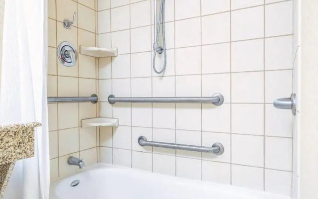 Fairfield Inn & Suites South Boston