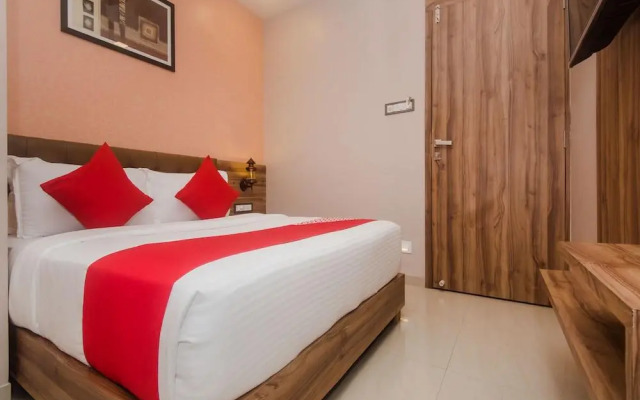 OYO 18581 Hotel Blue Inn Residence