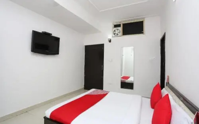OYO 28411 Taj Guest House